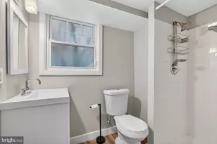 7903 Woodbury Dr, Silver Spring, MD 20910 - Photo 14