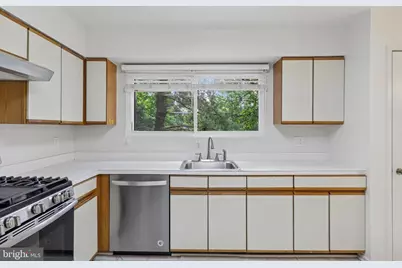10739 Mist Haven Terrace, Rockville, MD 20852 - Photo 4