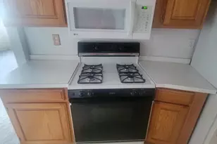 10201 Grosvenor Pl, Rockville, MD 20852 - Photo 8