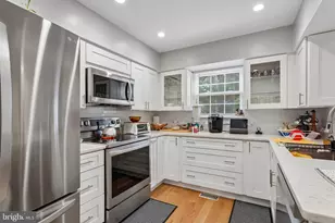 18219 Fox Chase Cir, Olney, MD 20832 - Photo 4