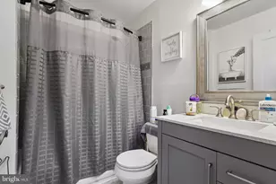18219 Fox Chase Cir, Olney, MD 20832 - Photo 20