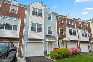 18219 Fox Chase Cir, Olney, MD 20832 - Photo 2