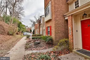 10488 Parthenon Ct, Bethesda, MD 20817 - Photo 4