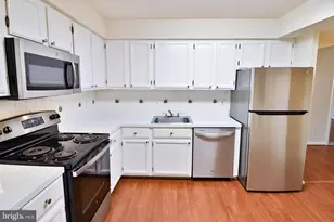 13 Pickering Ct, Germantown, MD 20874 - Photo 10