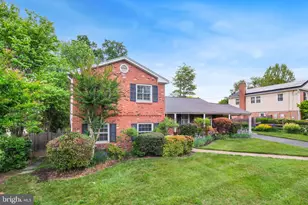 8815 Postoak Rd, Potomac, MD 20854 - Photo 36