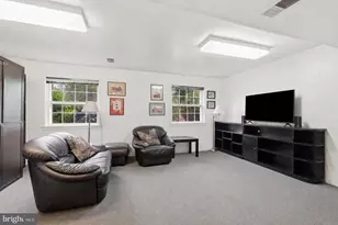 8815 Postoak Rd, Potomac, MD 20854 - Photo 20