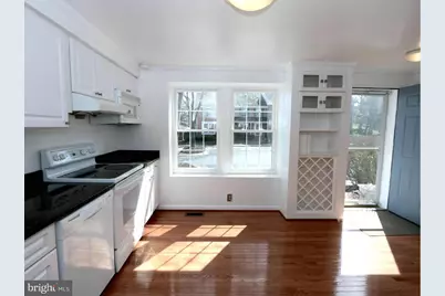 8907 Barrowgate Court, Potomac, MD 20854 - Photo 4