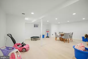 6204 Redwing Ct, Bethesda, MD 20817 - Photo 32