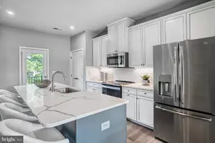 19870 Grn Vlg Dr, Montgomery Village, MD 20886 - Photo 2