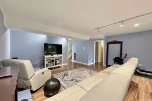 6424 Hollins Dr, Bethesda, MD 20817 - Photo 28