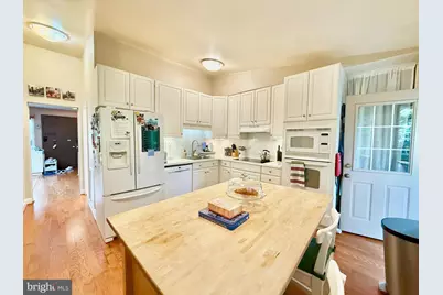 6424 Hollins Drive, Bethesda, MD 20817 - Photo 12