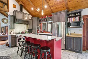 21605 Gentry Ln, Brookeville, MD 20833 - Photo 32