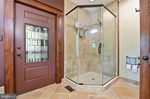 21605 Gentry Ln, Brookeville, MD 20833 - Photo 12
