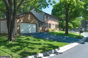 14441 Kings Grant St, North Potomac, MD 20878 - Photo 2