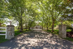 8800 Saunders Ln, Bethesda, MD 20817 - Photo 2