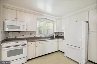 5916 Greentree Rd, Bethesda, MD 20817 - Photo 8