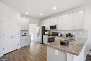 121 Travilah Crst Ter, Rockville, MD 20850 - Photo 14