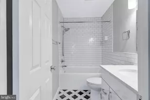 5716 Chapman Mill Dr, Rockville, MD 20852 - Photo 22