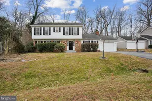 8020 Lakenheath, Potomac, MD 20854 - Photo 2