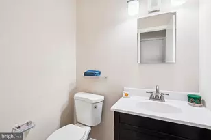 8020 Lakenheath, Potomac, MD 20854 - Photo 14