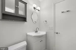 18328 Streamside Dr, Gaithersburg, MD 20879 - Photo 18