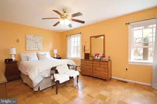 886 Azalea Dr, Rockville, MD 20850 - Photo 12