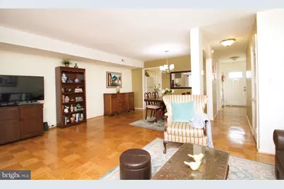 886 Azalea Drive #22-886, Rockville, MD 20850 - Photo 4