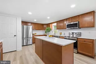 19213 Wootton Ave, Poolesville, MD 20837 - Photo 4
