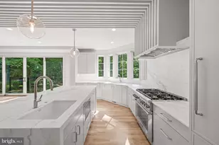 9622 Parkwood Dr, Bethesda, MD 20814 - Photo 16