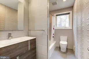 9718 Holmhurst Rd, Bethesda, MD 20817 - Photo 18