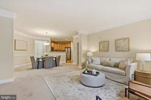 701 Fallsgrove Dr, Rockville, MD 20850 - Photo 12