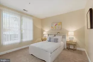 701 Fallsgrove Dr, Rockville, MD 20850 - Photo 20