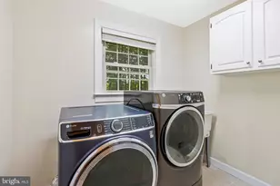 10009 New London Dr, Potomac, MD 20854 - Photo 38