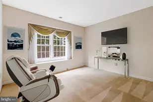 10009 New London Dr, Potomac, MD 20854 - Photo 12