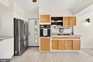 914 Kenbrook Ct, Silver Spring, MD 20902 - Photo 8