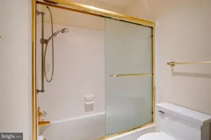 30 Piney Meetinghouse Ct, Potomac, MD 20854 - Photo 48