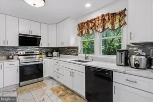9704 Sunset Dr, Rockville, MD 20850 - Photo 8