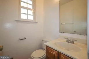 8812 Alliston Hollow Way, Gaithersburg, MD 20879 - Photo 8