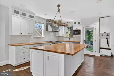 4701 Cumberland Avenue, Chevy Chase, MD 20815 - Photo 4