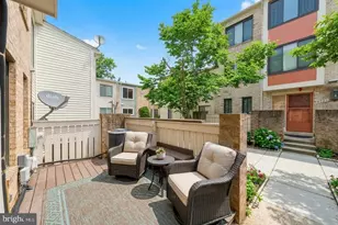 9685 Brassie Way, Gaithersburg, MD 20886 - Photo 2