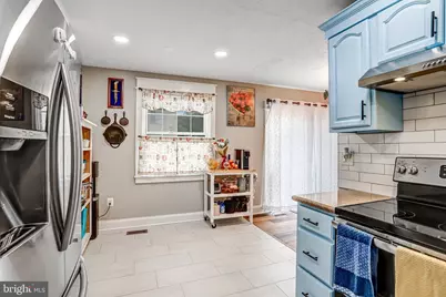 18820 Sky Blue Circle, Germantown, MD 20874 - Photo 8