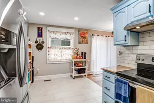 18820 Sky Blue Cir, Germantown, MD 20874 - Photo 8