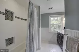1112 Fallsmead Way, Potomac, MD 20854 - Photo 32