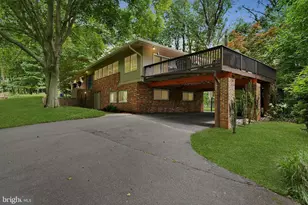 9228 Farnsworth Dr, Potomac, MD 20854 - Photo 38