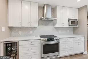 9228 Farnsworth Dr, Potomac, MD 20854 - Photo 14