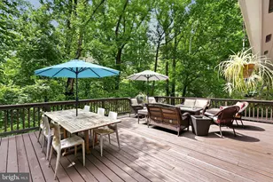 9228 Farnsworth Dr, Potomac, MD 20854 - Photo 16