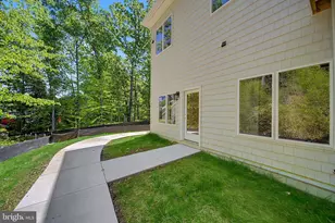 10205 Sorrel Ave, Potomac, MD 20854 - Photo 18