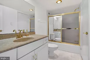5225 Pooks Hill Rd, Bethesda, MD 20814 - Photo 16