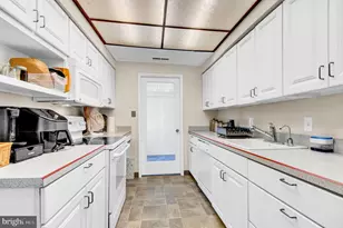 15200 Hyde Park Dr, Silver Spring, MD 20906 - Photo 8