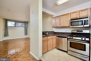 7111 Woodmont Ave, Bethesda, MD 20815 - Photo 4